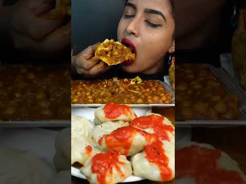 Eating Spicy Aloo Matar Samosa,Veg Momos,Chole Masala Kulche Indian Street Food ASMR Eating Mukbang