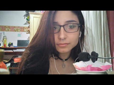 ASMR ESPAÑOL atención personal (mouth sounds, tapping, visuales)