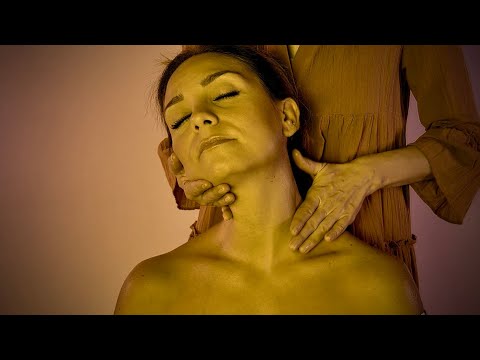 ASMR Persona Reale MASSAGGIO Rilassante Collo e Spalle | PULIZIA ENERGETICA