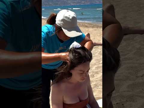 Una experiencia relajante en una playa de Grecia🇬🇷 #masaje #asmr #masajerelajante  #masajecorporal