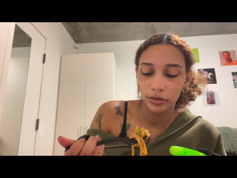 asmr ~ pad thai mukbang 💜 (chewing noises + ramble)