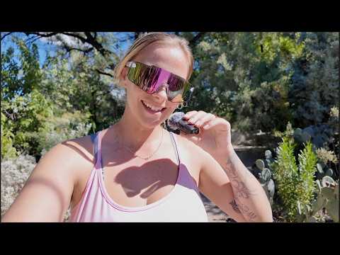 whispered ASMR color walk 💛 🩵
