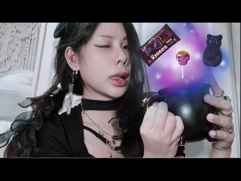 ASMR・☆・Trying Halloween Candy 🎃🦇