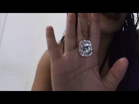 asmr caseiro - mostrando algumas bijuterias.