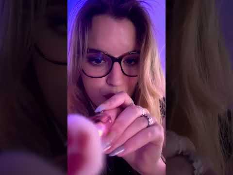 Un petit coup de pinceau ? #asmr #asmrpinceaux