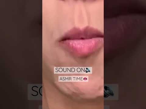 ASMR satisfying eating sounds #asmr #shorts #lips #mukbang #asmreating #asmrfood #asmrsounds #chips