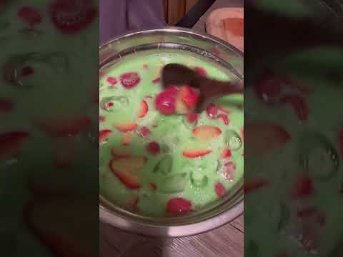 Mixing Hwachae 🍓 🧊 🥄 #asmr #tiktokfood #shorts
