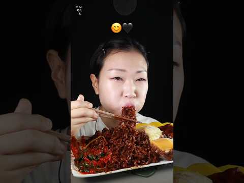 Silent Black Bean Noodles & Spicy Scallion Kimchi Smash