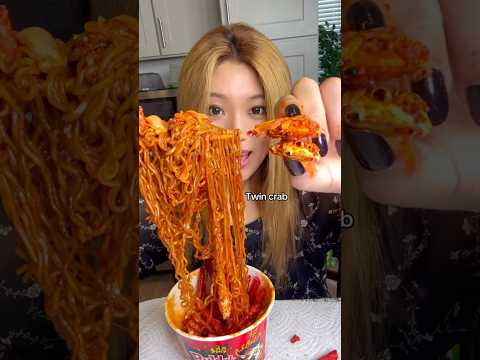 MAKING MY NOODLES EXTRA SPICY SO MY FAMILY CAN'T HAVE ANY... #shorts #viral #mukbang