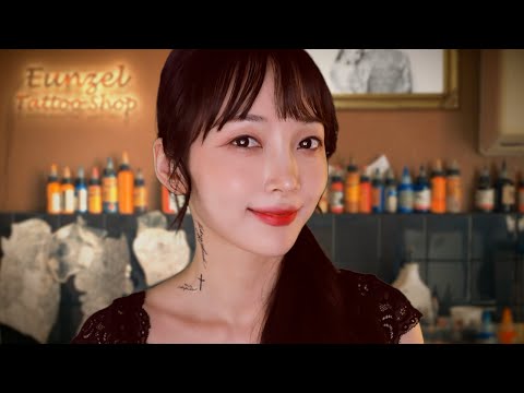 ASMR 얼굴에 마스크를 새겨주는 타투샵 입니다. 상담,도안 고르기, 면도, 타투, 휴식✨ Korean Tattoo Shop RP (ASMR on Camera)