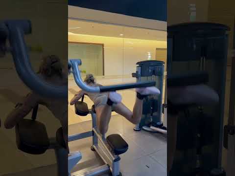 Workout with me #workout #glutesworkout #gymgirl #gym #fit #usa