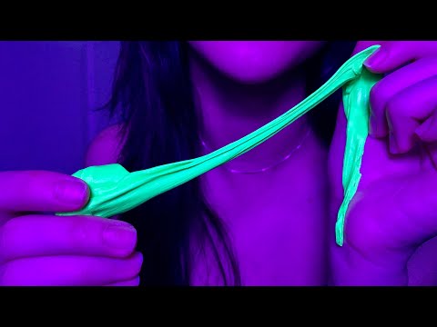 ASMR | Playing with putty + mouth sounds 👄