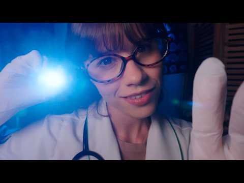 ASMR CONSULTA no PLANTÃO NOTURNO + EXAME DE OLHOS 🌙 (recepcionista, enfermeira e médica)