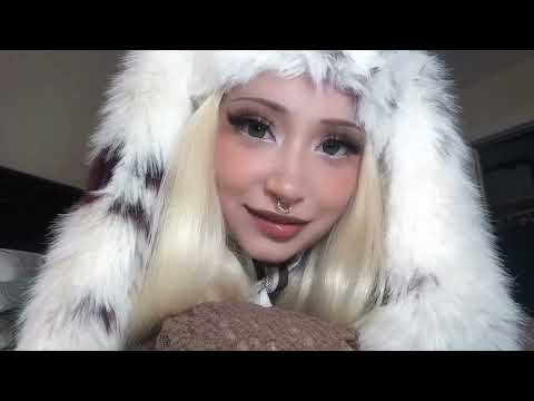 ASMR-Fluffy Blonde GF