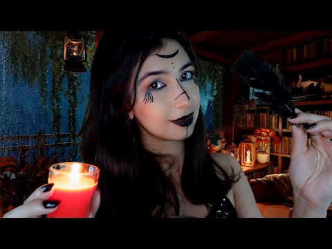 ASMR Bruxa te resgata da floresta e cuida de você | ESPECIAL HALLOWEEN 🎃