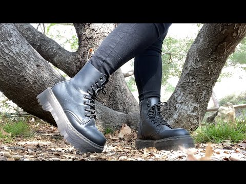 ASMR nature walk (crunching leaves)