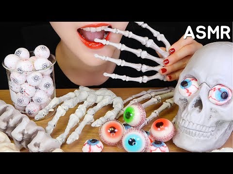 ASMR EDIBLE BONES, EYEBALL JELLY ASMR HALLOWEEN TREATS ASMR