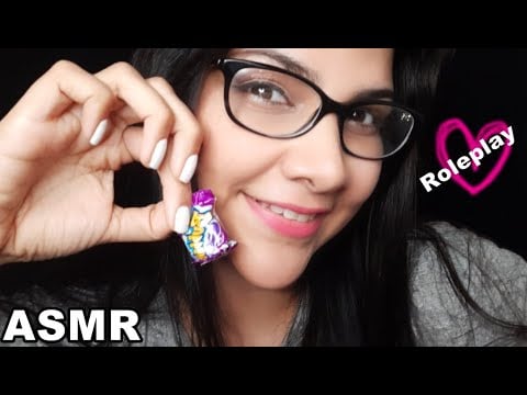 ASMR Mascando CHICLE + Roleplay 👭🌈 | ASMR en Español