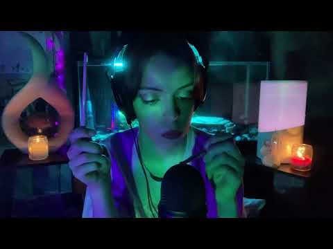 ASMR| Mic brushing with makeup brushes| Relaxing night atmosphere 😌