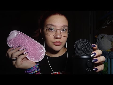 GENTLY PLAYING WITH A GEL BEAD EYE MASK (Tapping & Sticky Sounds) 😴💜 | ASMR ITA