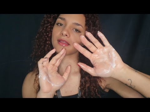 ASMR • Sounds of lotion and hands to relax😴♡ #asmr 