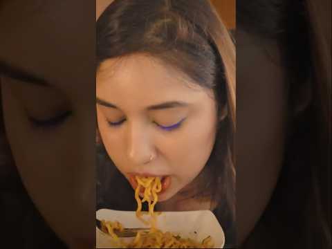 ASMR POV: Brain: 0% energy. Craving: 100%. 🌙🥢 #asmr #tingles #triggersforsleep  #asmreating #ramen
