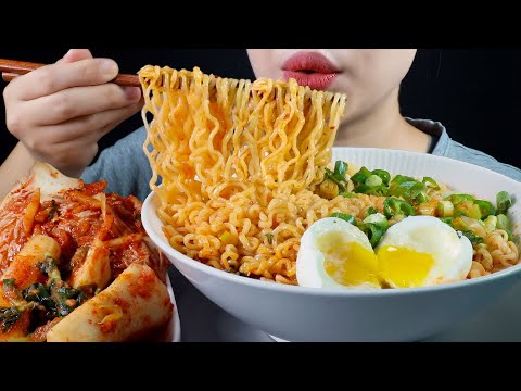 Chili Oil Shin Ramyun Noodles with Kimchi • Mukbang & Recipe ASMR