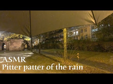 ASMR 🌙 Walk in the rain - Lo-fi raindrops on an umbrella and footsteps (no talking)