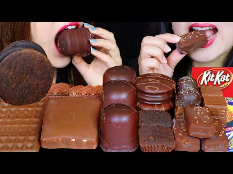 ASMR MINI VS GIANT CHOCOLATE MARSHMALLOWS, MINI KITKAT ICE CREAM, BLACK THUNDER, MOON PIE, BROWNIE먹방