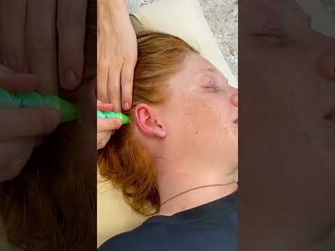 Ear CRACKS are the Best Cracks