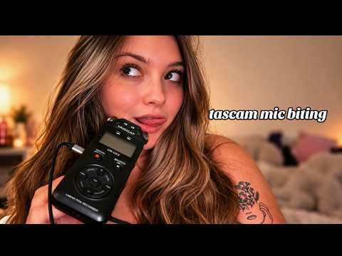 ASMR omnomnom ur a pizza🍕eating ur ears~tascam mic biting/repeating “omnomnom”