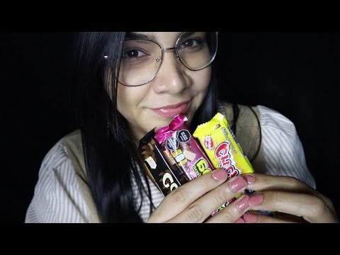 ASMR comiendo dulces venezolanos y charlando 