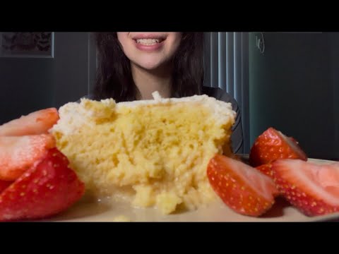 ASMR CREAMY TRES LECHES CAKE WITH FRESH STRAWBERRIES