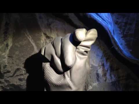 Rubber Gloves DUTCH WHISPER de dood sluipt rond in zwart en paars.3 [[ASMR]]