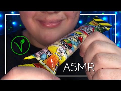 ASMR Sweet but Vegan… Wir testen Süßigkeiten aus aller Welt! 🌱🍓 Part 2 (Deutsch/German)