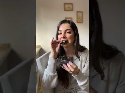 Experimentando snack de alga marinha • ASMR #shorts