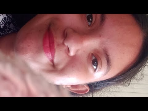 Asmr caseiro fazendo carinho em você deitado(asmr cuddling you lying down) asmr br/asmr português