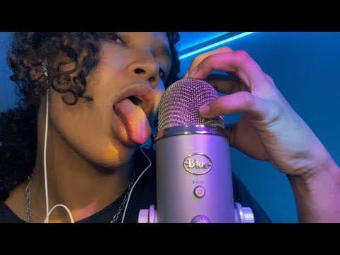 ASMR MOUTH SOUNDS FAST AND AGGRESSIVE SPIT PAINTING 🎨 (HAND MOVEMENTS, INAUDIBLE WHISPERS)