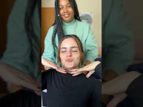 Minha amiga fez uma trança em mim