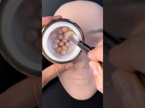 ASMR PERL LUMINOSE sulla BAMBOLINA #relax #asmrmakeup  #sleepsolution