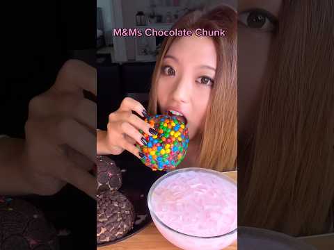 Let’s eat some cookies… #food #eating #mukbang #cookies #dessert