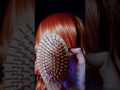 I still cant figure out whats so satisfying about brushing hair 😌 #asmrhairbrushing #asmrtingles