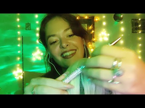 Asmr playing with your hair in class!!!( hair brushing, whispering, tapping)