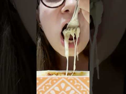 MUKBANG comendo lasanha #asmr