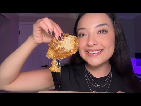 ASMR | Eating honeycomb 🍯🐝