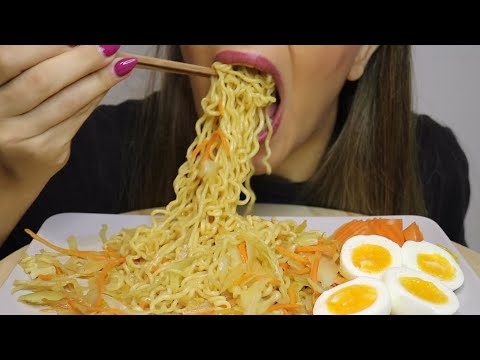 ASMR NONGSHIM VEGETARIAN RAMEN NOODLES WITH VEGGIES / EGGS / no talking / CREMA ASMR #asmr #mukbang