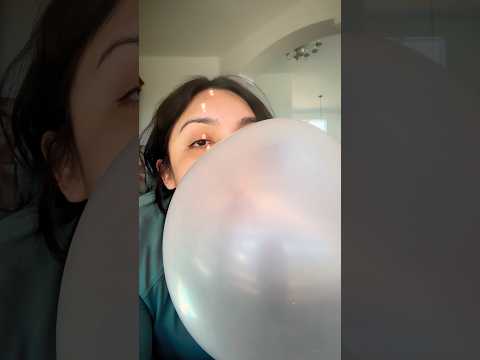 BIG BUBBLE ASMR | blowing HUGE hubba bubba bubble gum popping sounds #bubblebum #hubbabubba