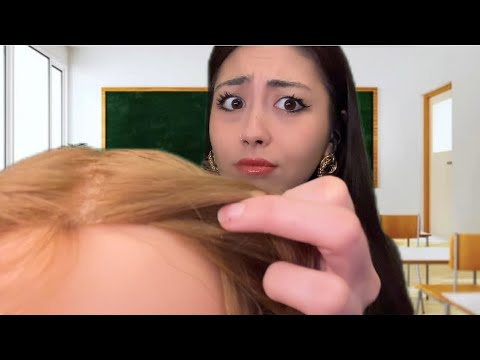 ASMR popular girl plays with your hair in class 📚💅💆🏻‍♀️