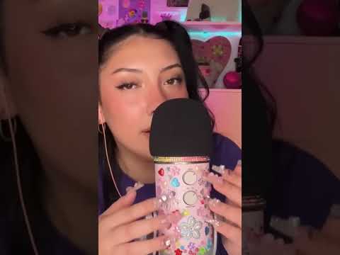 foam cover mic scratching #asmr #asmrshorts #mictriggers