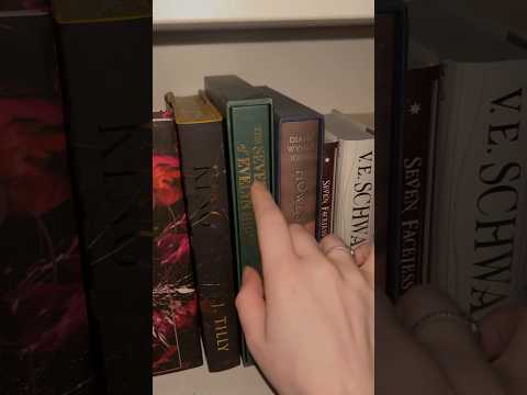 Some crisp book scratching #asmr #lofiasmr #bookasmr